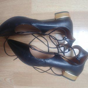 Saks Fifth Avenue made in Italy black gold lace up leather shoes size 8